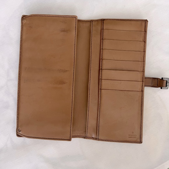 Authentic Gucci Wallet - Picture 4 of 17